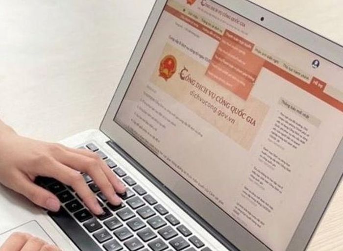 Cha mẹ có thể đăng ký khai sinh online cho trẻ tại địa chỉ dichvucong.gov.vn. Ảnh minh họa: TL
