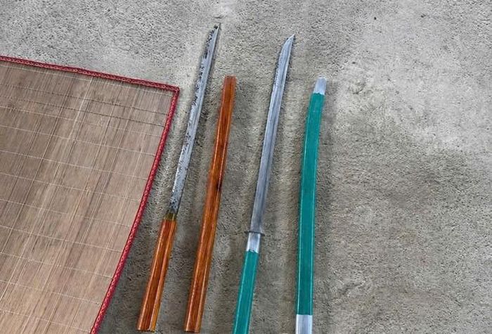 Số hung khi nhóm thiếu niên dùng để gây án - (ảnh CATN).