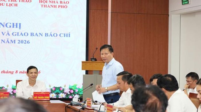 Đại diện Sở Tài chính Hải Phòng thông tin việc thu hồi, xử lý quỹ nhà, đất là tài sản công. Ảnh: MK.
