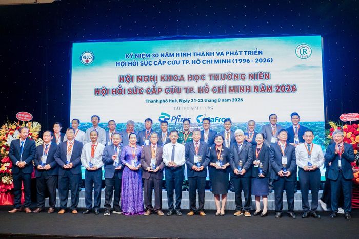 Thứ trưởng Nguyễn Tri Thức và các đại biểu. Ảnh: BVCR