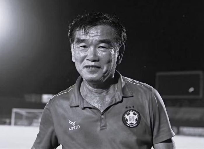 HLV Phan Thanh Hùng để lại dấu ấn sâu đậm trong bóng đá Việt Nam bằng tài năng và sự tận tụy. (Ảnh: Khải Hưng)