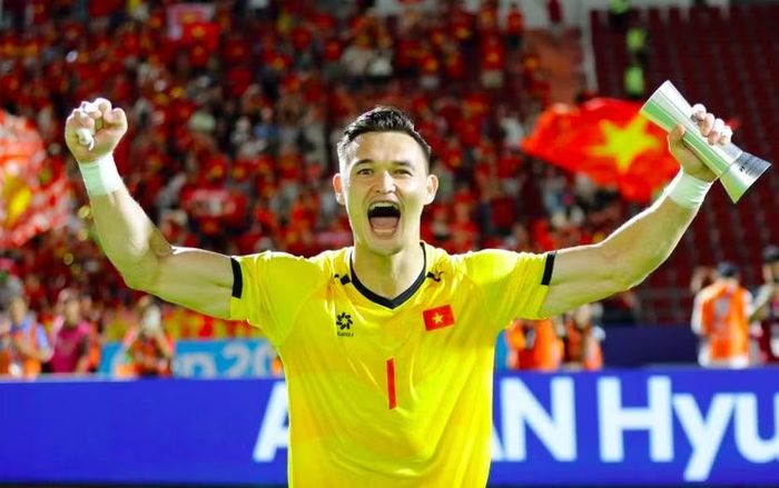 Lê Giang Patrick nhiều lần cứu thua cho đội tuyển Việt Nam trên sân Rajamangala (Ảnh: VFF)