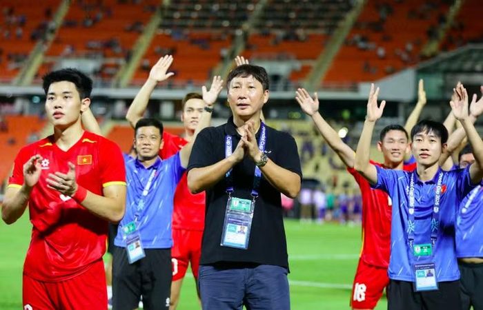 Thầy trò HLV Kim Sang-sik nắm lợi thế lớn sau chiến thắng 2-0 tại lượt đi (Ảnh: VFF)