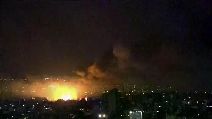 Pháo binh Israel đã nã pháo dữ dội vào vùng ngoại ô Dawhat Kfar Remman, Lebanon