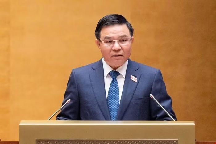 Bộ trưởng Bộ Công Thương Lê Mạnh Hùng đọc báo cáo tiếp thu, giải trình và chỉnh lý dự thảo Luật Dầu khí sửa đổi