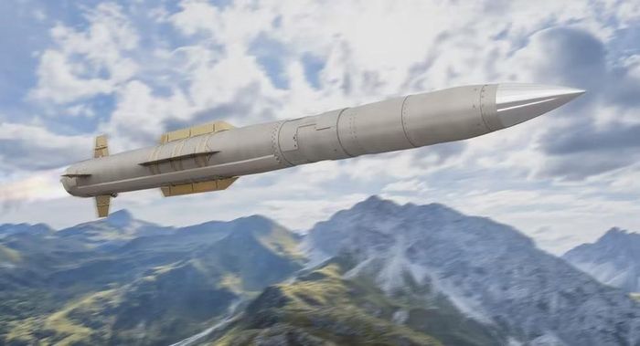 Vào cuối tháng 7, tại Triển lãm Hàng không Quốc tế Farnborough, PAC-3 ACE được giới thiệu như một lựa chọn thay thế với giá chỉ bằng một nửa so với PAC-3 MSE.