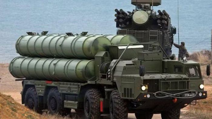 Tuy vậy tờ Defense Express cho rằng phương án như vậy dường như không thực tế lắm. Thổ Nhĩ Kỳ khó có thể đồng ý vứt bỏ toàn bộ hệ thống S-400 của mình, vốn chỉ mới được sử dụng chưa đầy 7 năm và được mua với giá rất cao lên tới 2,5 tỷ đô la cách đây 9 năm.