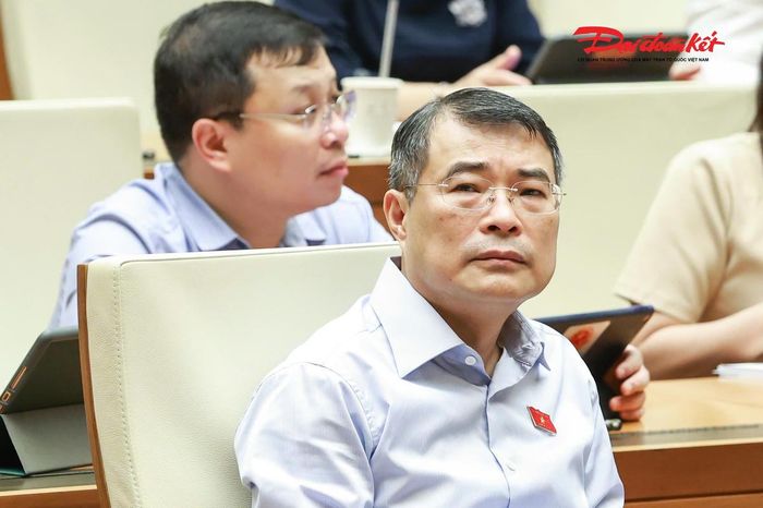 Thủ tướng Chính phủ Lê Minh Hưng tham dự phiên họp