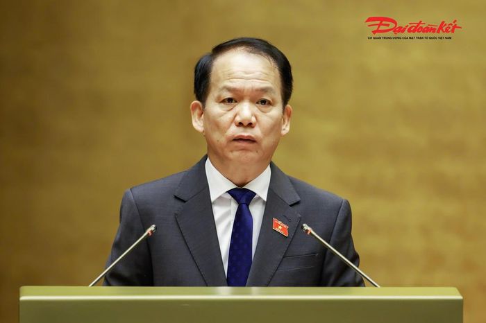 Bộ trưởng Bộ Tư pháp Hoàng Thanh Tùng báo cáo giải trình về Luật Phổ biến, giáo dục pháp luật (sửa đổi) trước khi Quốc hội biểu quyết thông qua.