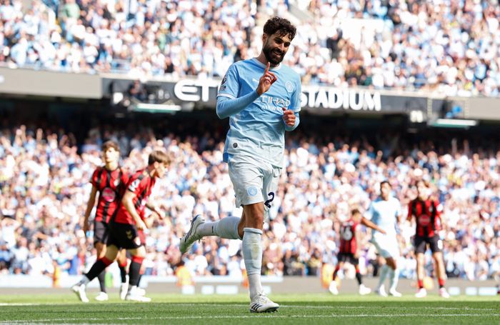  Man City chứng tỏ bản lĩnh của đội bóng lớn. 