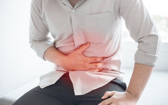 Đau bụng, tiêu chảy, buồn nôn hoặc chán ăn có thể là dấu hiệu cảnh báo nhiễm giun đường ruột. Ảnh: Shutterstock. 