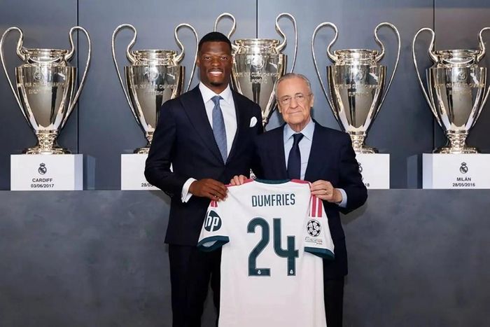 Dumfries khoác áo số 24 tại Real Madrid