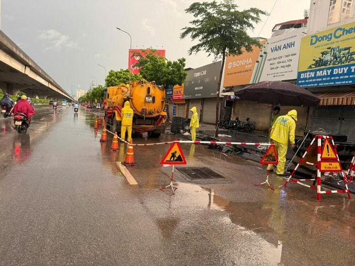 Công ty Thoát nước Hà Nội sẵn sàng ứng phó xử lý các tình huống mưa ngập