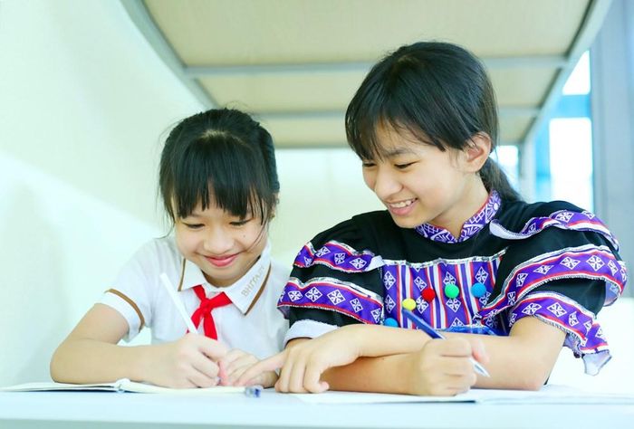 Những lớp học mới mở thêm cơ hội học tập, nuôi dưỡng ước mơ cho trẻ em vùng biên Yên Sơn
