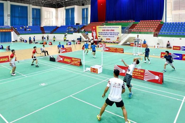 Các vận động viên tranh tài với quyết tâm cao, cống hiến những trận cầu hấp dẫn