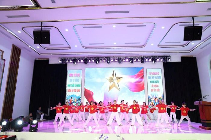 Phần trình diễn Nhảy Flashmob tạo không khí trẻ trung, sôi động