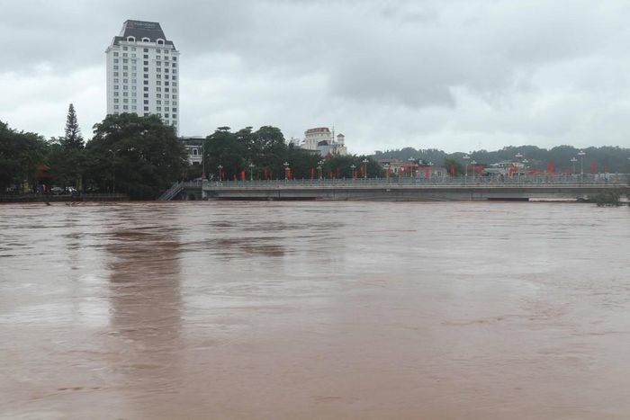 Nước sông Kỳ Cùng đạt trên mức báo động III, thời điểm sáng 23/8/2026. Ảnh: Quang Duy – TTXVN