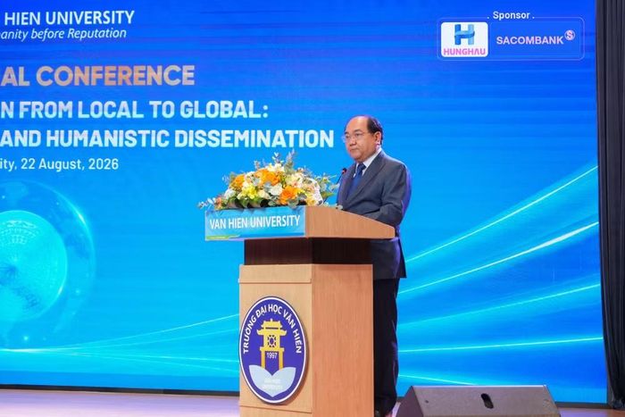 Phó Giáo sư, Tiến sĩ Nguyễn Minh Đức, Hiệu trưởng Trường đại học Văn Hiến phát biểu khai mạc hội thảo. (Ảnh: Trường đại học Văn Hiến)