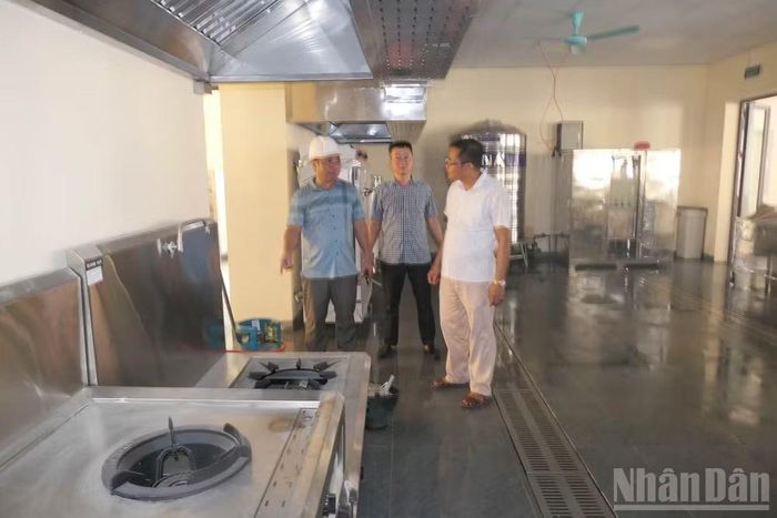 Chính quyền xã Thanh Thủy cùng chủ đầu tư thường xuyên kiểm tra, đôn đốc nhà thầu thi công các hạng mục còn lại để kịp bàn giao, vận hành thử nghiệm.