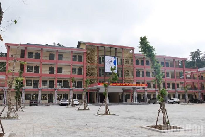 Trường phổ thông nội trú tiểu học và trung học cơ sở Thanh Thủy﻿ được xây dựng trên diện tích hơn 3ha với tổng mức đầu tư hơn 211 tỷ đồng. 