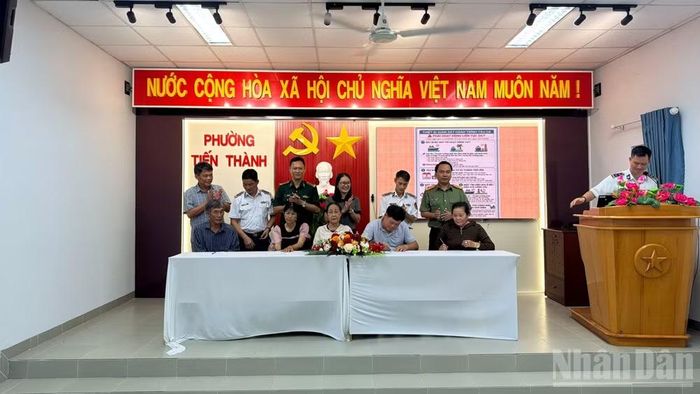 Ngư dân ký cam kết không vi phạm IUU.