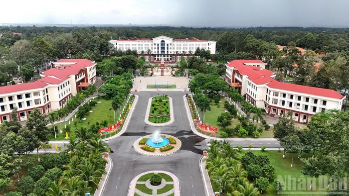 Trong bối cảnh mới, Trường Sĩ quan Lục quân 2 sẽ tiếp tục phát huy truyền thống; giữ vững vị thế, uy tín, từng bước xây dựng nhà trường theo mô hình đại học quân sự thông minh, đáp ứng yêu cầu xây dựng Quân đội nhân dân Việt Nam trong tình hình mới. (Ảnh: THIÊN VƯƠNG)
