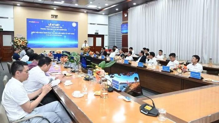 Hợp tác tập trung kết nối năng lực công nghệ, hạ tầng với nguồn lực chuyên môn, học liệu, qua đó góp phần hình thành hệ sinh thái giáo dục số đồng bộ, phục vụ người học, nhà giáo và nhà trường. (Ảnh: ĐÌNH ANH)