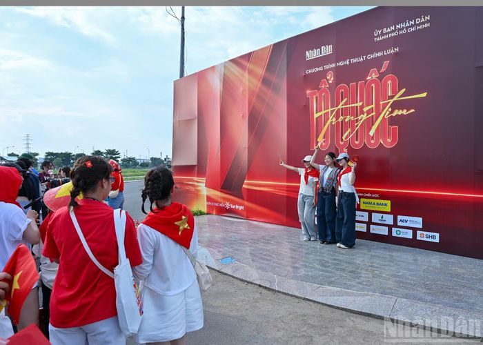 Khu vực check-in thu hút sự quan tâm của đông đảo khán giả.