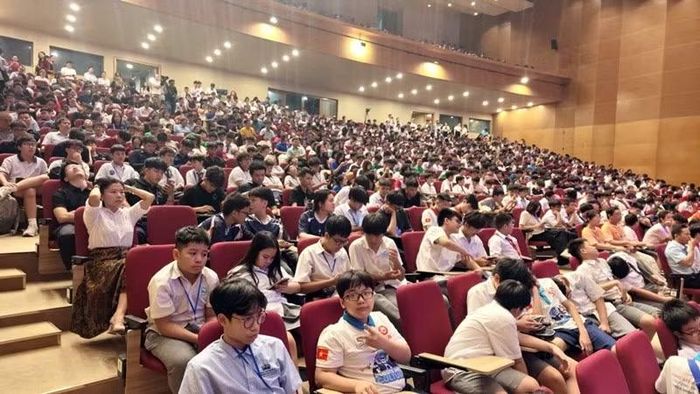 Vòng Chung kết năm nay quy tụ 160 đội thi với hơn 400 thí sinh xuất sắc vượt qua các vòng loại trên toàn quốc. (Ảnh: Lương Tùng)