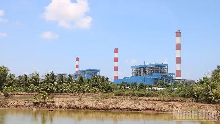 Đến năm 2050, các nhà máy nhiệt điện than tại Trung tâm Nhiệt điện Duyên Hải, phường Duyên Hải, tỉnh sẽ dừng hoạt động. (Ảnh: MINH KHỞI)