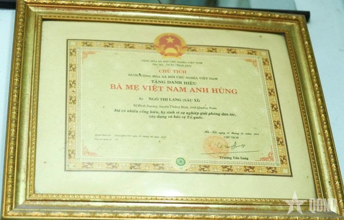  Danh hiệu cao quý “Bà mẹ Việt Nam anh hùng” của mẹ Ngô Thị Lang.  