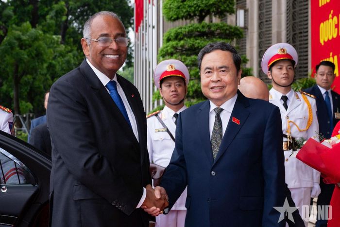 Chủ tịch Quốc hội Trần Thanh Mẫn đón Chủ tịch Quốc hội Bờ Biển Ngà Patrick Achi.