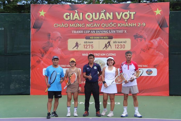 Các VĐV tranh chức vô địch trong nội dung đôi nam nữ trình 1230