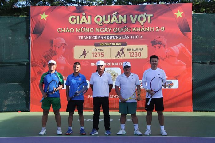 Trong khi đó, ở nội dung đôi nam trình 1275, các VĐV đã thể hiện sức mạnh, tốc độ và kỹ thuật cao trong từng pha bóng