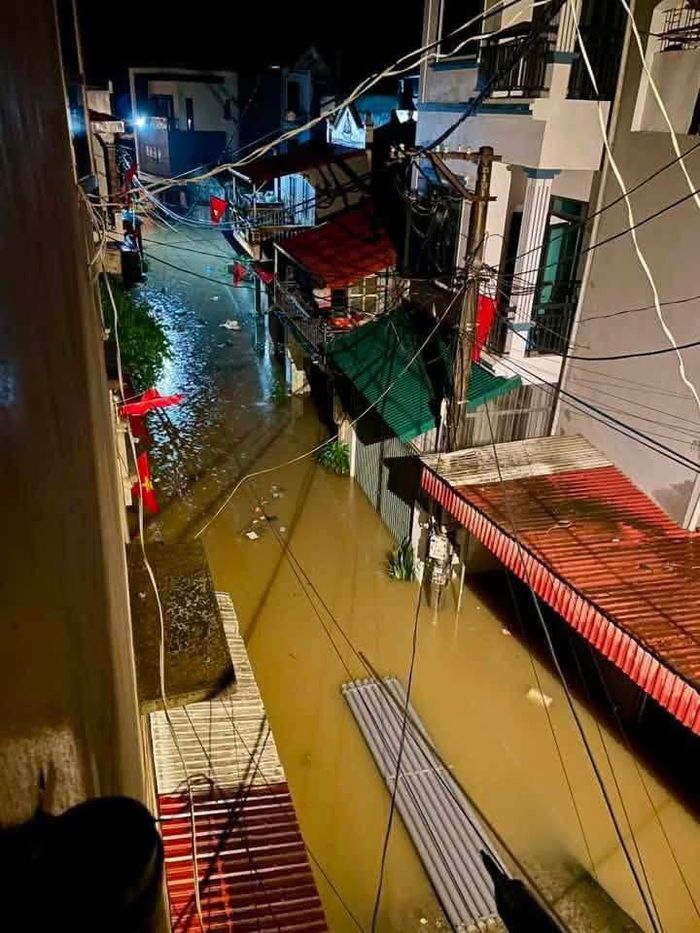  Khu vực xã Thất Khê (tỉnh Lạng Sơn) bị ngập do mưa lớn đêm 22-8. Ảnh: LÊ DUYÊN 
