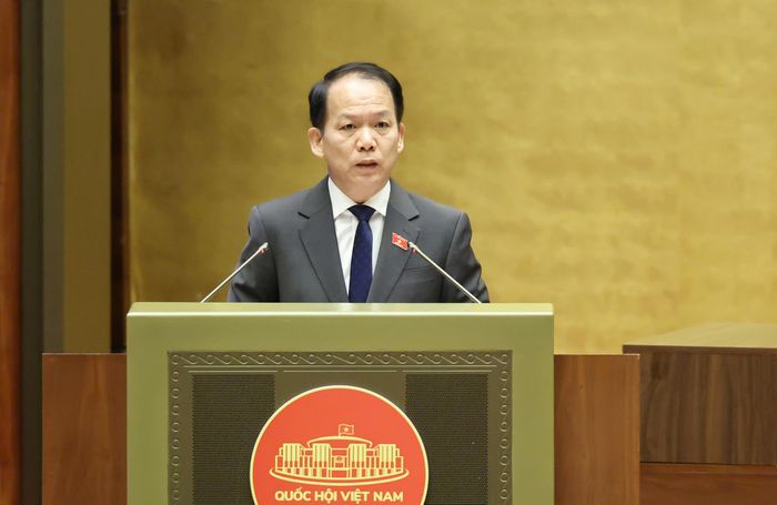 Bộ trưởng Bộ Tư pháp Hoàng Thanh Tùng tiếp thu, giải trình tại phiên họp. Ảnh: QUANG PHÚC 