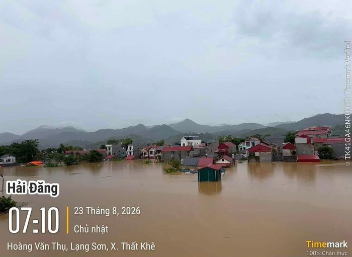  Mưa lũ gây ngập nặng tại xã Thất Khê (tỉnh Lạng Sơn) sáng 23-8. Ảnh: ĐOÀN THANH NIÊN XÃ THẤT KHÊ 