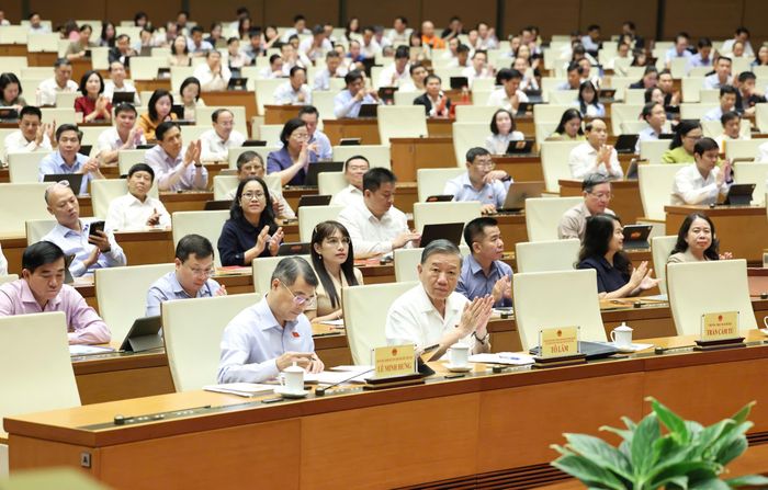  Tổng Bí thư, Chủ tịch nước Tô Lâm và Thủ tướng Lê Minh Hưng cùng các đại biểu dự họp chiều 23-8. Ảnh: QUANG PHÚC 