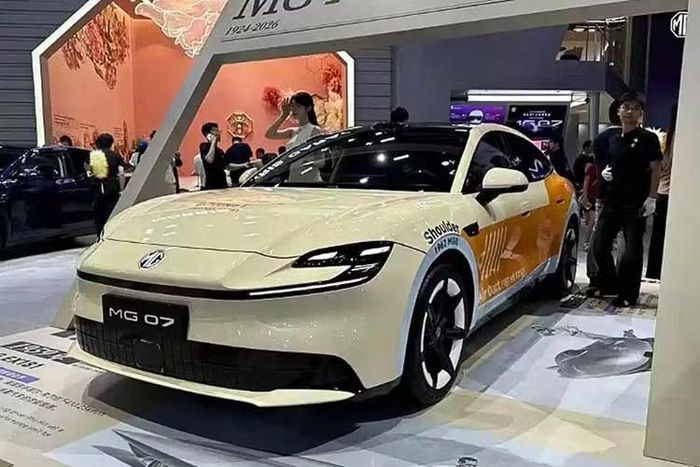 MG 07 PHEV kết hợp động cơ xăng 1.5L công suất 110 mã lực với motor điện 204 mã lực. Xe có phạm vi hoạt động thuần điện 245km theo CLTC. Mức tiêu thụ nhiên liệu khi cạn pin được công bố ở mức 2,91L/100km. Khi pin được sạc đầy và bình nhiên liệu được đổ đầy, MG 07 PHEV có phạm vi hoạt động kết hợp tối đa 1.745km theo CLTC.