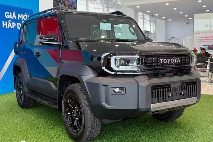 Toyota Land Cruiser FJ mới về Việt Nam muốn mua sớm phải kèm gói phụ kiện.