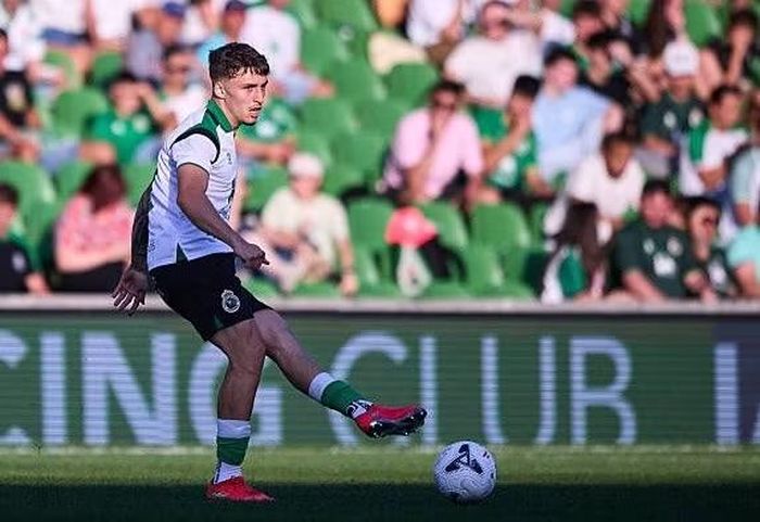 Atletico Madrid cũng quan tâm đến Salinas và từng gửi đề nghị trị giá 12 triệu bảng nhưng bị từ chối.