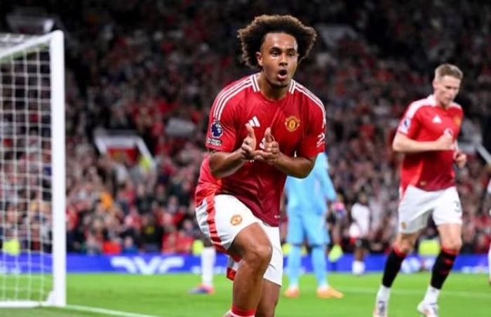 Man United sẵn sàng lắng nghe đề nghị dành cho tiền đạo người Hà Lan, với Juventus và Napoli được xem là hai bến đỗ tiềm năng.