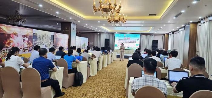 Tập huấn thu hút sự quan tâm của cán bộ quản lý, giáo viên.