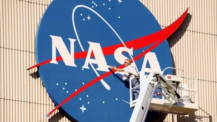 Theo NASA, một số vi sinh vật phổ biến có thể sống sót trong các điều kiện nhất định trên bề mặt Mặt Trăng (Nguồn: NASA).