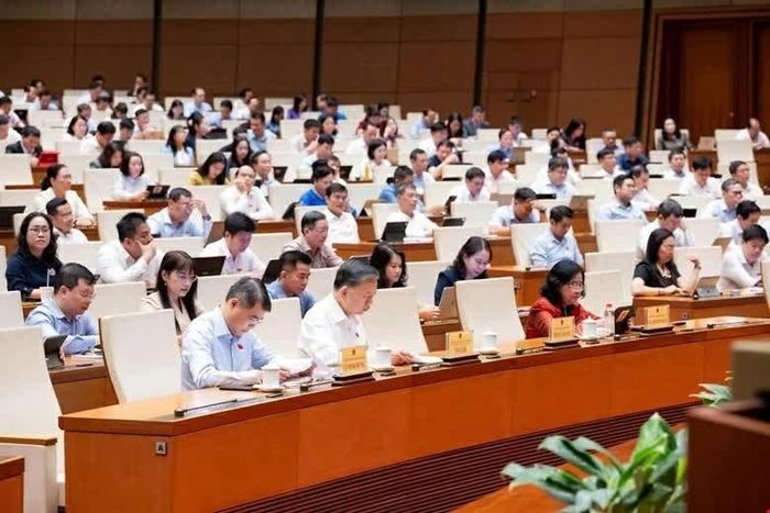Tổng Bí thư, Chủ tịch nước Tô Lâm; Thủ tướng Chính phủ Lê Minh Hưng cùng các ĐBQH tham dự phiên họp. (Nguồn: Quốc hội)