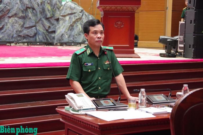 Thiếu tướng Vũ Quốc Ân phát biểu chỉ đạo tại buổi tổng duyệt. Ảnh: Thủy Nguyên