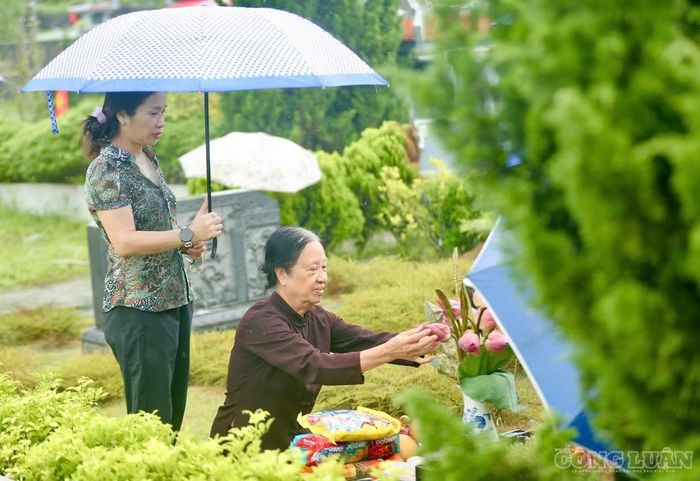 Đại đức Thích Trí Thịnh cho rằng, bên cạnh việc thể hiện lòng hiếu thảo với người đã khuất, mỗi người cũng cần sống tốt, sống hạnh phúc để cha mẹ an tâm khi còn tại thế.