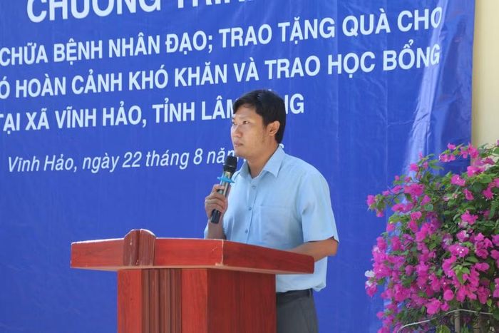 Ông Nguyễn Thanh Long – Phó chủ tịch UBND xã Vĩnh Hảo phát biểu tại Chương trình