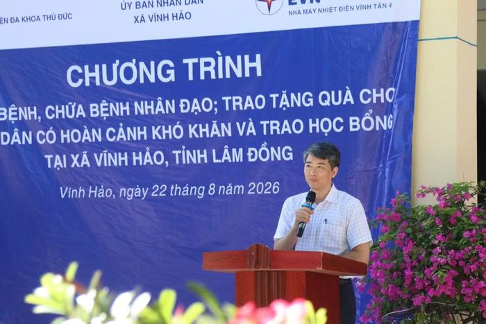 Ông Nguyễn Văn Bình – Phó trưởng ban Truyền thông và Văn hóa doanh nghiệp EVN phát biểu tại chương trình