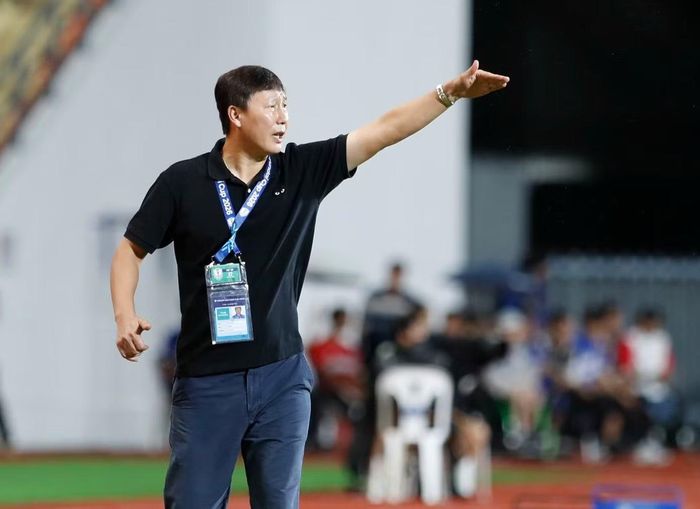 HLV Kim Sang-sik đã có những điều chỉnh nhân sự hợp lý trong hiệp 2, mở ra chiến thắng cho đội tuyển Việt Nam (ảnh Hữu Phạm)
